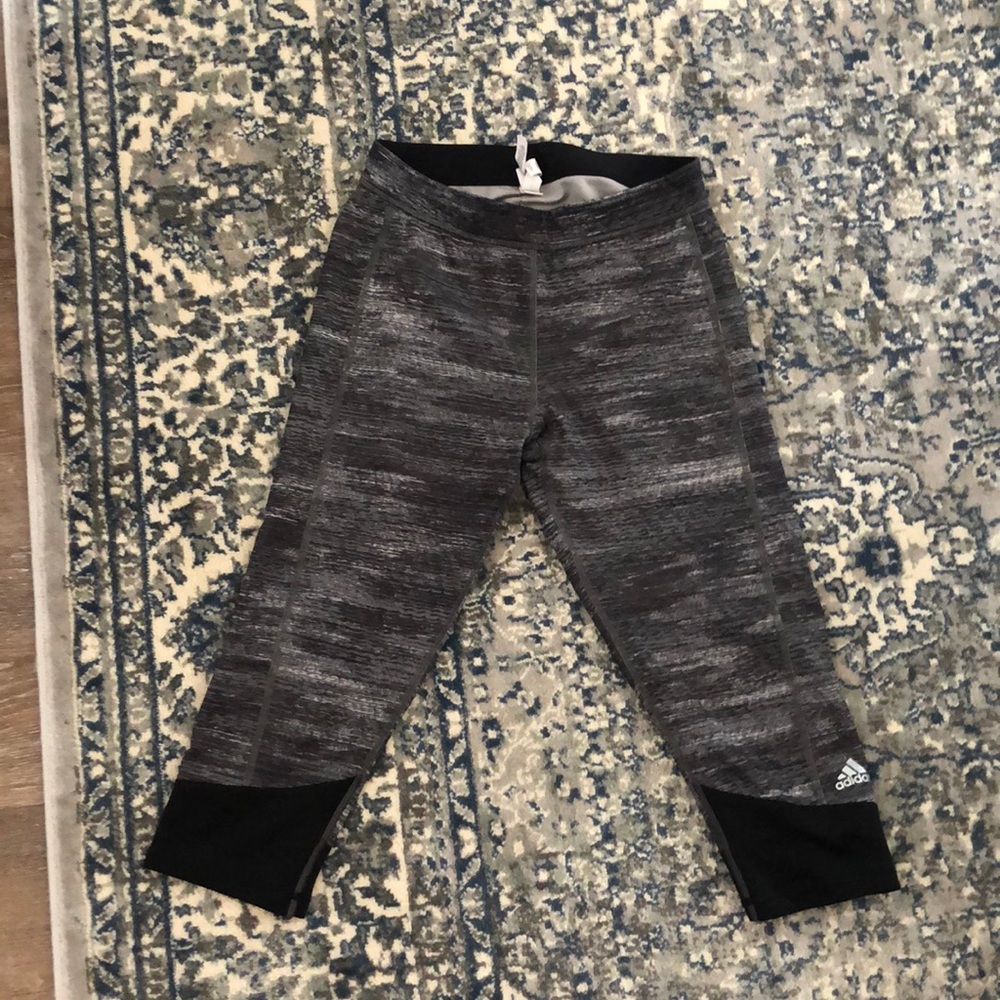 Capri Adidas leggings
